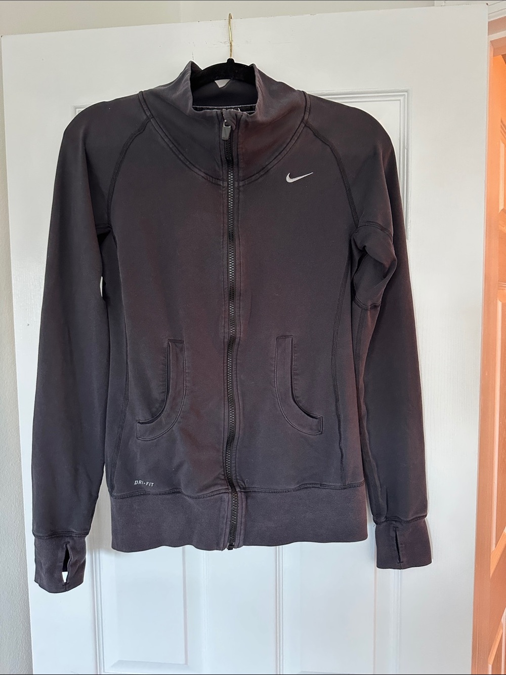 Nike Women's Black Full-Zip Athletic Jacket with Swoosh
